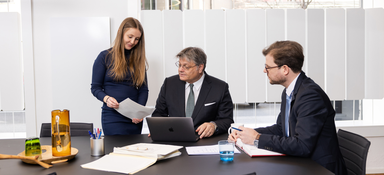 Erfahren Sie die rechtlichen Vorgaben für den Umgang mit Hitze am Arbeitsplatz.